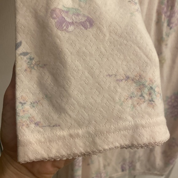 Miss Elaine Womens 2X Pink Floral V Neck Nightgown Cuddleknit NEW - Picture 5 of 6